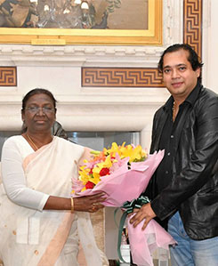 President Smt. Droupadi Murmu with Mr Ajay H. Singh - News.